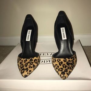 Steve Madden Leopard print pumps